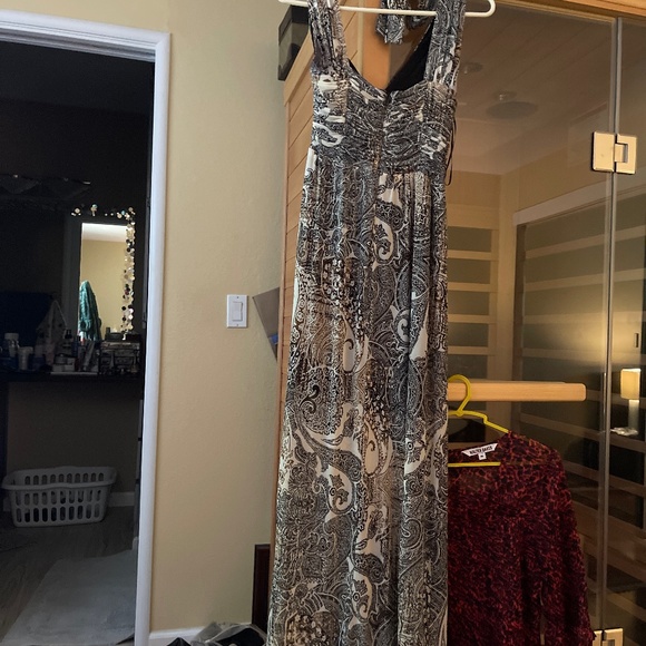 Dress - Picture 2 of 2